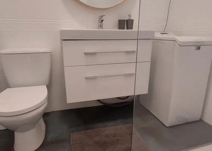 Voeroestorony Appartement Budapest
